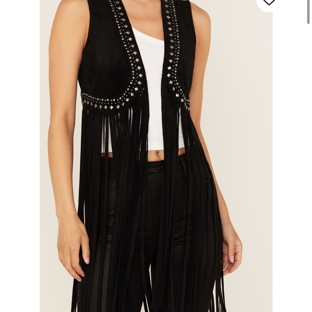 Idyllwind Women's Walnut Studded Fringe
Faux Suede Vest - Picture 2 of 6